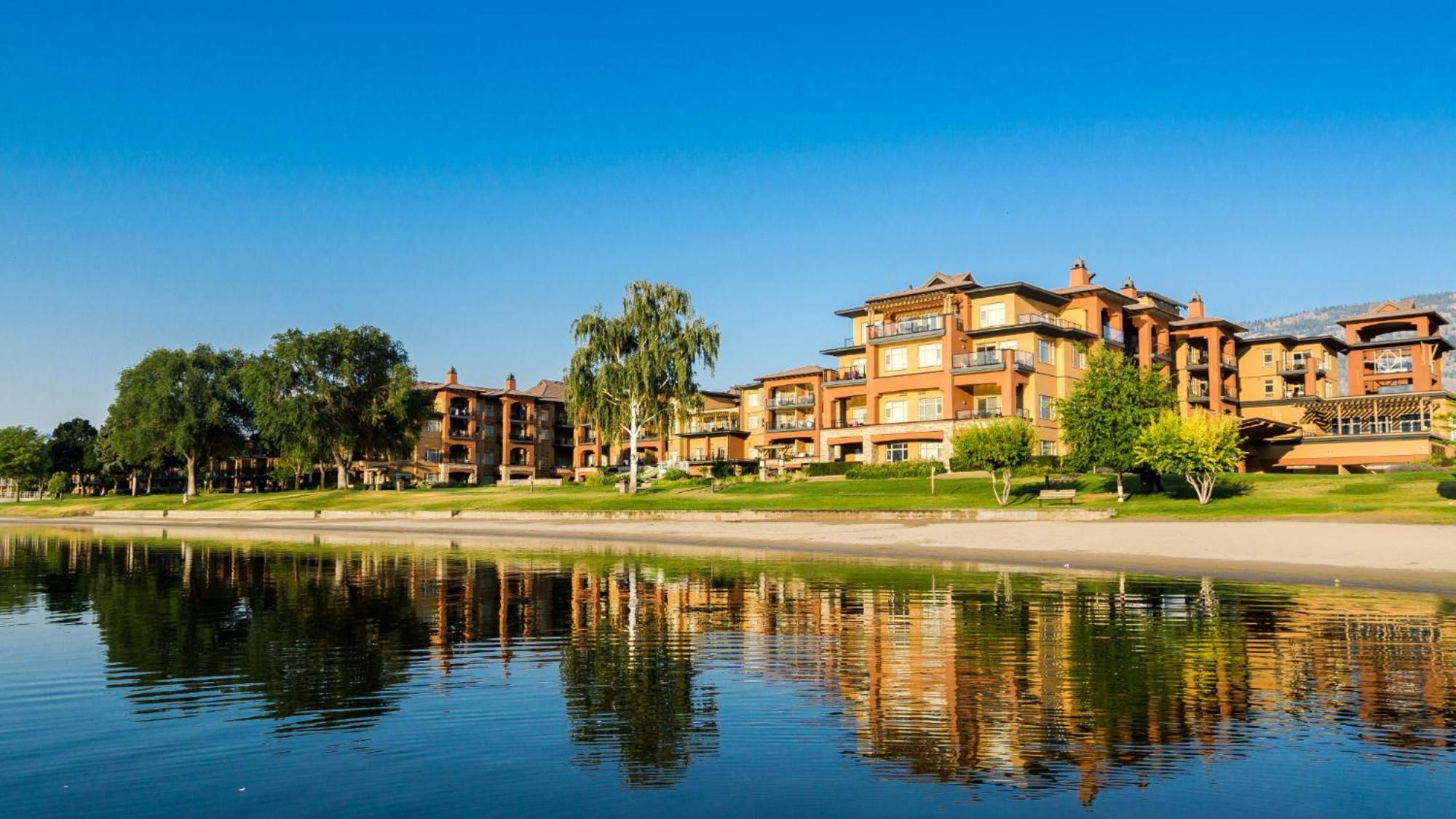 Watermark Beach Resort Osoyoos Eksteriør billede
