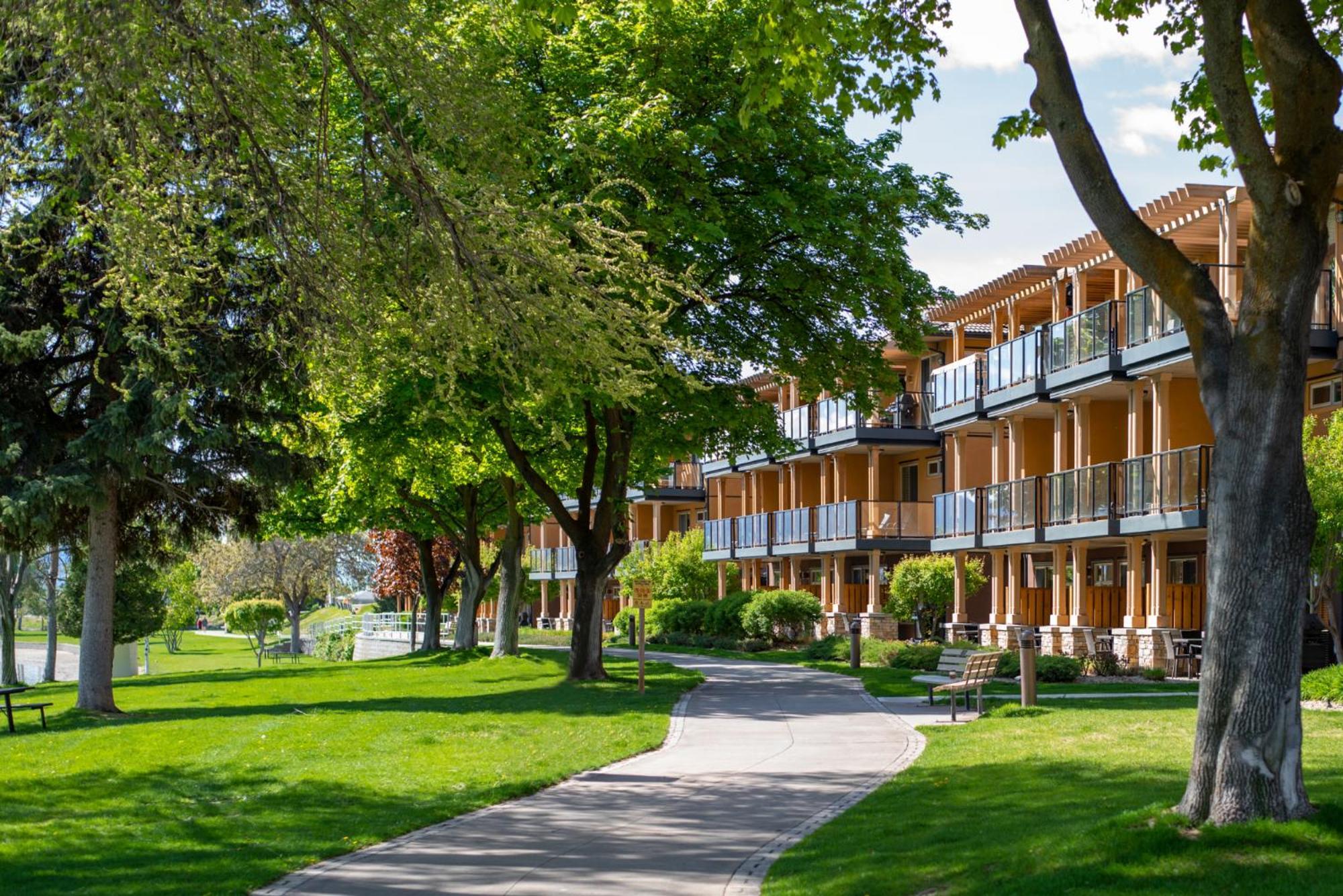 Watermark Beach Resort Osoyoos Eksteriør billede