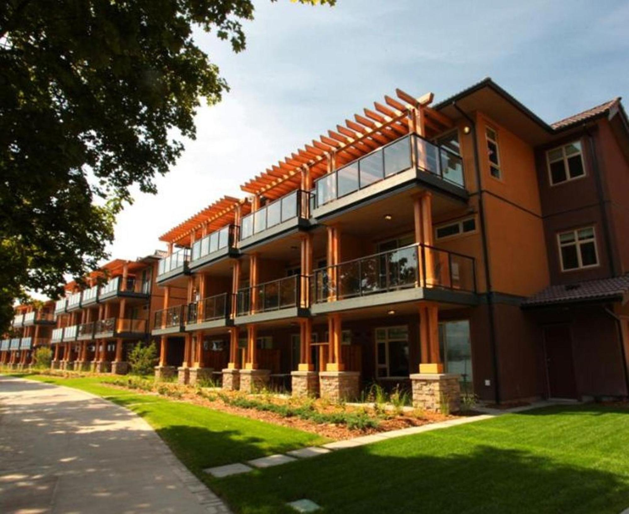 Watermark Beach Resort Osoyoos Eksteriør billede